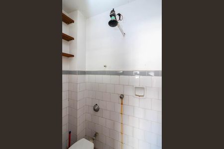 Apartamento à venda com 100m², 2 quartos e sem vaga Apartamento à venda com 100m², 2 quartos e sem vagaBanheiro de Serviço
