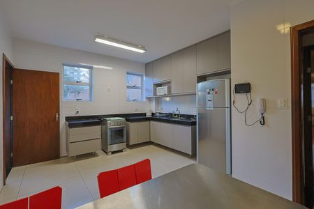 Apartamento à venda com 4 quartos, 180m² em Carmo, Belo Horizonte