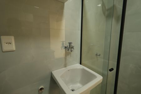 Banheiro de apartamento para alugar com 1 quarto, 30m² em Liberdade, São Paulo