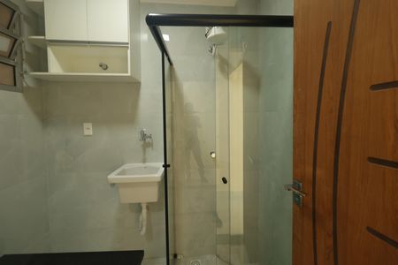 Banheiro de apartamento para alugar com 1 quarto, 30m² em Liberdade, São Paulo
