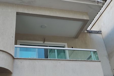 Casa de condomínio à venda com 112m², 3 quartos e 4 vagas Casa de condomínio à venda com 112m², 3 quartos e 4 vagasFachada