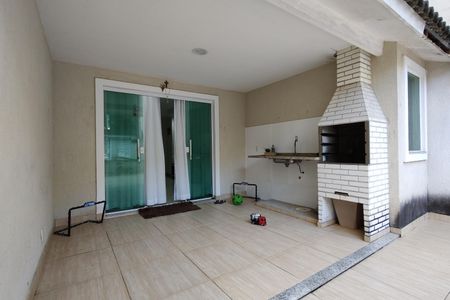 Casa de condomínio à venda com 112m², 3 quartos e 4 vagas Casa de condomínio à venda com 112m², 3 quartos e 4 vagasChurrasqueira