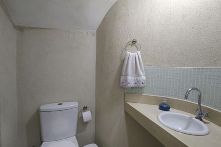 Casa de condomínio à venda com 112m², 3 quartos e 4 vagas Casa de condomínio à venda com 112m², 3 quartos e 4 vagasLavabo