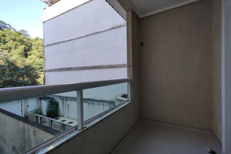 Casa de condomínio à venda com 112m², 3 quartos e 4 vagas Casa de condomínio à venda com 112m², 3 quartos e 4 vagasVaranda