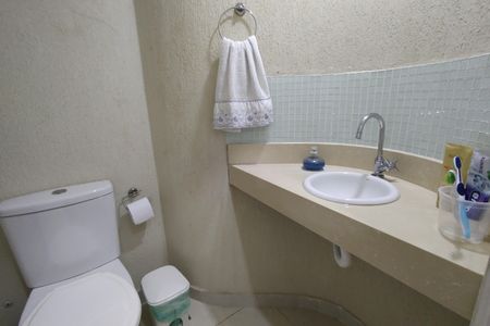 Casa de condomínio à venda com 112m², 3 quartos e 4 vagas Casa de condomínio à venda com 112m², 3 quartos e 4 vagasLavabo