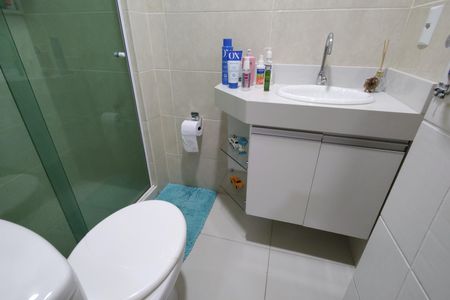 Casa de condomínio à venda com 112m², 3 quartos e 4 vagas Casa de condomínio à venda com 112m², 3 quartos e 4 vagasBanheiro Social