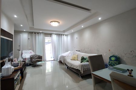 Casa de condomínio à venda com 112m², 3 quartos e 4 vagas Casa de condomínio à venda com 112m², 3 quartos e 4 vagasSala