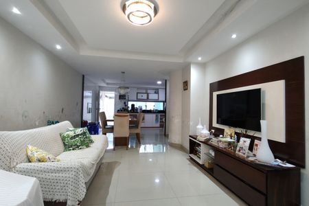 Casa de condomínio à venda com 112m², 3 quartos e 4 vagas Casa de condomínio à venda com 112m², 3 quartos e 4 vagasSala