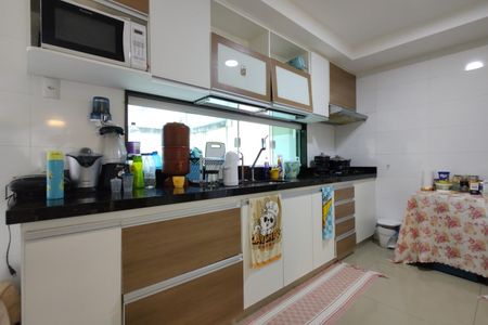 Casa de condomínio à venda com 112m², 3 quartos e 4 vagas Casa de condomínio à venda com 112m², 3 quartos e 4 vagasCozinha - Armários