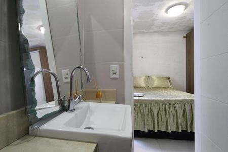 Casa de condomínio à venda com 112m², 3 quartos e 4 vagas Casa de condomínio à venda com 112m², 3 quartos e 4 vagasBanheiro da Suíte