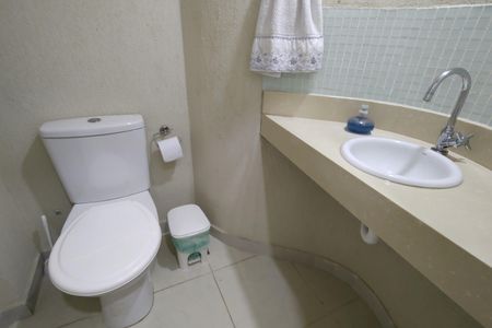 Casa de condomínio à venda com 112m², 3 quartos e 4 vagas Casa de condomínio à venda com 112m², 3 quartos e 4 vagasLavabo