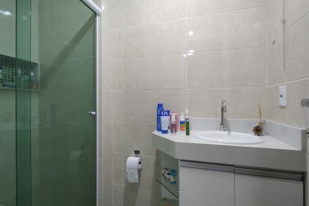 Casa de condomínio à venda com 112m², 3 quartos e 4 vagas Casa de condomínio à venda com 112m², 3 quartos e 4 vagasBanheiro Social