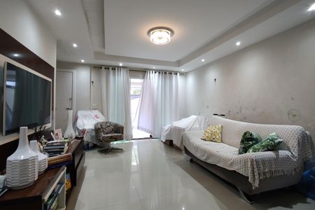 Casa de condomínio à venda com 112m², 3 quartos e 4 vagas Casa de condomínio à venda com 112m², 3 quartos e 4 vagasSala