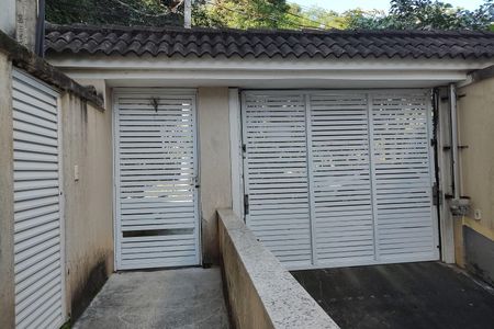 Casa de condomínio à venda com 112m², 3 quartos e 4 vagas Casa de condomínio à venda com 112m², 3 quartos e 4 vagasGaragem