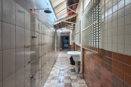 Casa para alugar com 75m², 3 quartos e 2 vagas Casa para alugar com 75m², 3 quartos e 2 vagasCorredor lateral