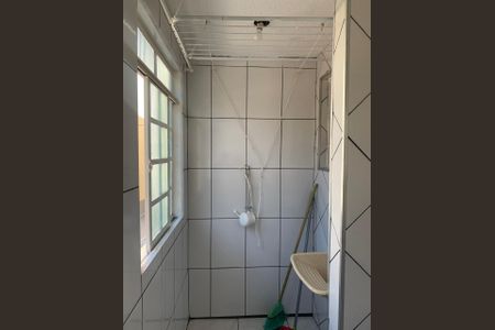 Área de serviço de apartamento para alugar com 2 quartos, 48m² em Roselândia, Cotia