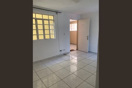 Sala de apartamento para alugar com 2 quartos, 48m² em Roselândia, Cotia