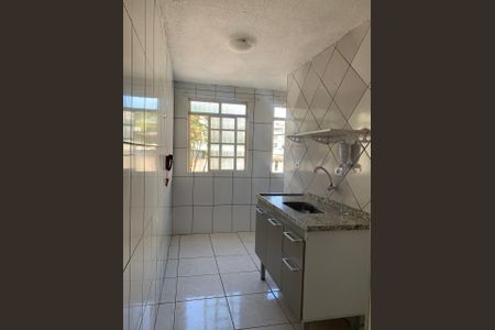 Cozinha de apartamento para alugar com 2 quartos, 48m² em Roselândia, Cotia