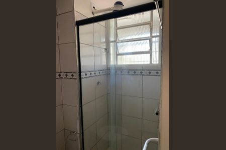 Banheiro de apartamento para alugar com 2 quartos, 48m² em Roselândia, Cotia