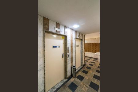 Área comum - Hall dos elevadores de apartamento para alugar com 2 quartos, 81m² em Cordovil, Rio de Janeiro