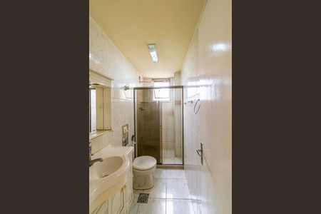 Banheiro de apartamento para alugar com 2 quartos, 81m² em Cordovil, Rio de Janeiro