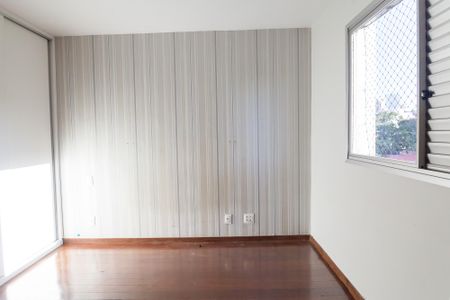 Apartamento à venda com 110m², 3 quartos e 2 vagas Apartamento à venda com 110m², 3 quartos e 2 vagassuite