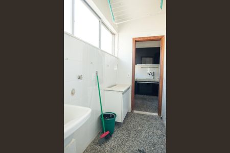 Apartamento à venda com 110m², 3 quartos e 2 vagas Apartamento à venda com 110m², 3 quartos e 2 vagasÁrea de Serviço