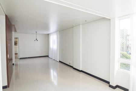 Apartamento à venda com 110m², 3 quartos e 2 vagas Apartamento à venda com 110m², 3 quartos e 2 vagassala
