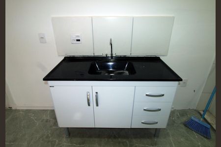 Cozinha de apartamento para alugar com 2 quartos, 54m² em Irajá, Rio de Janeiro