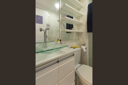 Banheiro de apartamento para alugar com 2 quartos, 47m² em Parque Vitoria, São Paulo