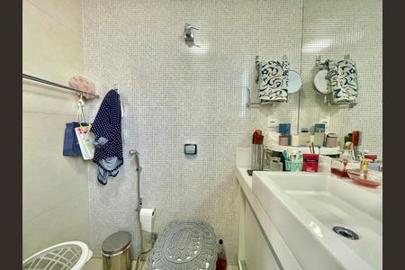 Apartamento à venda com 4 quartos, 130m² em Cachoeirinha, Belo Horizonte