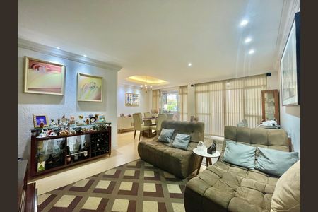 Apartamento à venda com 4 quartos, 130m² em Cachoeirinha, Belo Horizonte