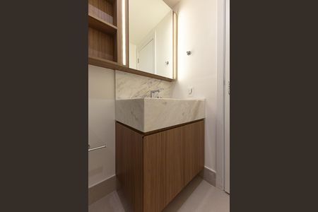 Banheiro de apartamento para alugar com 1 quarto, 41m² em Indianópolis, São Paulo