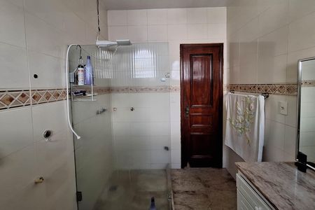 Casa à venda com 250m², 4 quartos e 4 vagas Casa à venda com 250m², 4 quartos e 4 vagasBanheiro 1