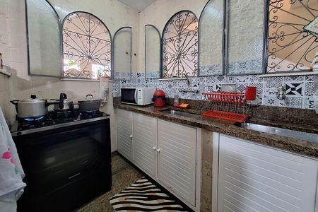 Casa à venda com 250m², 4 quartos e 4 vagas Casa à venda com 250m², 4 quartos e 4 vagasCozinha