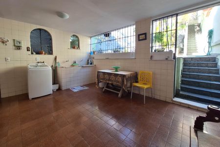 Casa à venda com 250m², 4 quartos e 4 vagas Casa à venda com 250m², 4 quartos e 4 vagasÁrea de Serviço