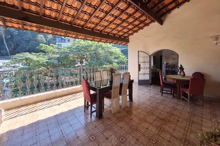 Casa à venda com 250m², 4 quartos e 4 vagas Casa à venda com 250m², 4 quartos e 4 vagasSala 2