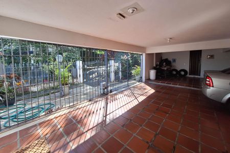 Garagem de casa à venda com 4 quartos, 250m² em Santa Rosa, Niterói