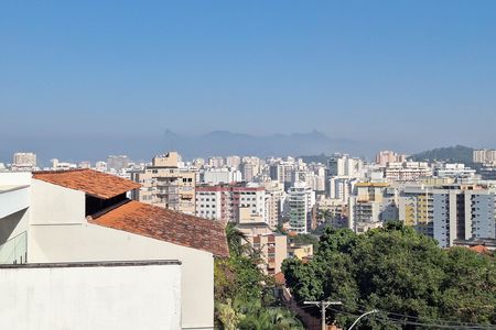 Casa à venda com 250m², 4 quartos e 4 vagas Casa à venda com 250m², 4 quartos e 4 vagasSala 2