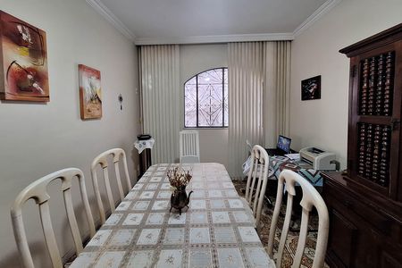 Casa à venda com 250m², 4 quartos e 4 vagas Casa à venda com 250m², 4 quartos e 4 vagasSala 3