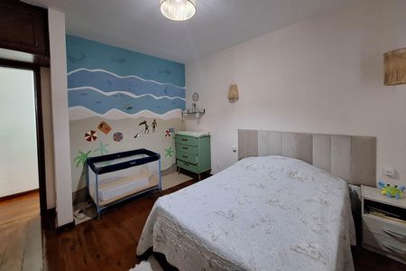 Casa à venda com 250m², 4 quartos e 4 vagas Casa à venda com 250m², 4 quartos e 4 vagasQuarto 1