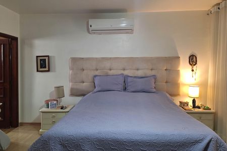 Casa à venda com 250m², 4 quartos e 4 vagas Casa à venda com 250m², 4 quartos e 4 vagasSuíte 1