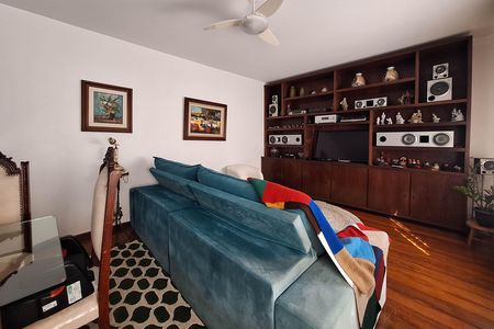 Casa à venda com 250m², 4 quartos e 4 vagas Casa à venda com 250m², 4 quartos e 4 vagasSala 1