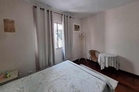 Casa à venda com 250m², 4 quartos e 4 vagas Casa à venda com 250m², 4 quartos e 4 vagasQuarto 1