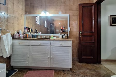 Banheiro da Suíte 1 de casa à venda com 4 quartos, 250m² em Santa Rosa, Niterói