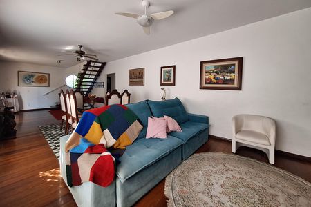 Casa à venda com 250m², 4 quartos e 4 vagas Casa à venda com 250m², 4 quartos e 4 vagasSala 1