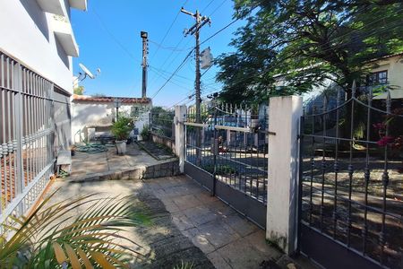 Casa à venda com 250m², 4 quartos e 4 vagas Casa à venda com 250m², 4 quartos e 4 vagasQuintal
