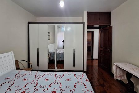 Casa à venda com 250m², 4 quartos e 4 vagas Casa à venda com 250m², 4 quartos e 4 vagasQuarto 2