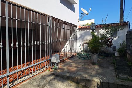 Casa à venda com 250m², 4 quartos e 4 vagas Casa à venda com 250m², 4 quartos e 4 vagasQuintal