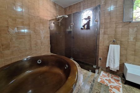 Casa à venda com 250m², 4 quartos e 4 vagas Casa à venda com 250m², 4 quartos e 4 vagasBanheiro da Suíte 1